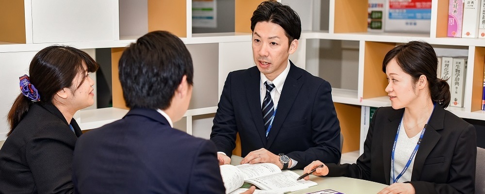 【校舎運営職】大学現役合格を目指す「河合塾現役館（首都圏）」の運営 | 株式会社河合塾進学研究社