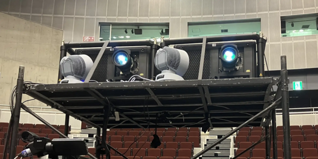 4Kレーザープロジェクター（UDX-4K32）