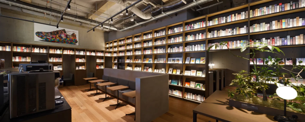 【正社員募集】 2026/2にOPEN！アートに囲まれたシェアラウンジで接客スタッフとして活躍◎／月給28万～／年休120日 | 株式会社キャメル珈琲 中途採用