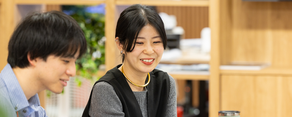 あなたの手で、自社サービスを育てることができるWEBデザイナー／土日祝日休み・年間休日125日／服装・ネイル・髪型自由 | オフィスコム株式会社