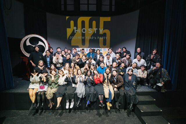 ※2025年新年会の集合写真＠THEATER 010