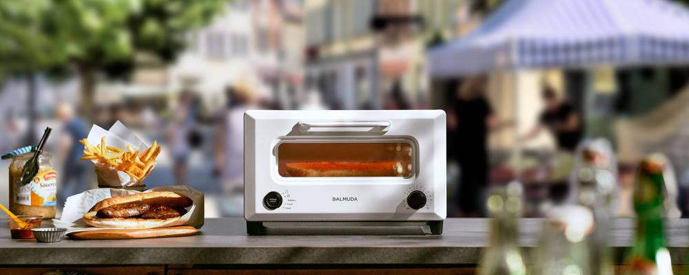 印刷物および製品梱包資材の設計・制作進行管理 | バルミューダ株式会社