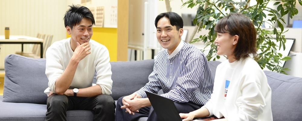 【27卒】長期マーケティングインターン〜広告業界構造の変革にチャレンジしたい学生向け〜 | ラクスル株式会社
