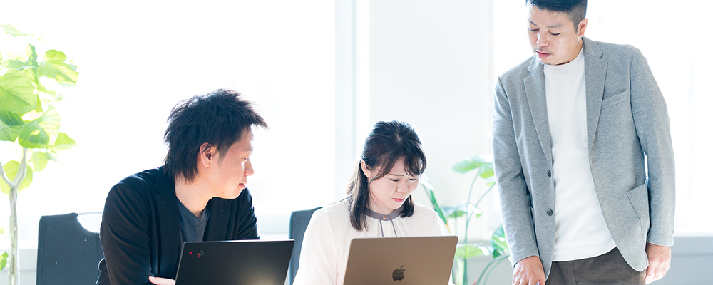 AIの知識を活かして質問対応・採点・教材作成 | 株式会社AVILEN