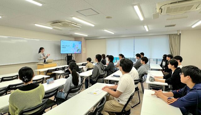 ホームルームの時間。学生一人ひとりが充実した学校生活を送れるようサポートしています。