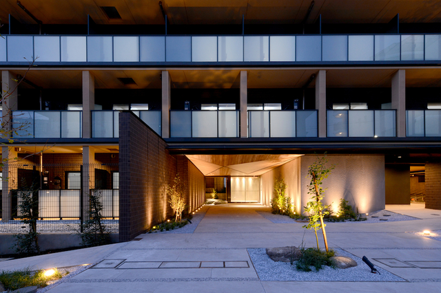 2019年小川建設が手掛けた共同住宅 [ハーモニーレジデンス新宿御苑 THE WEST・ THE EAST]が天井への気配りや素材の連続による空間の広がりなど、各所隙なくデザインされている点で評価を受け、グッドデザイン賞を受賞しました！