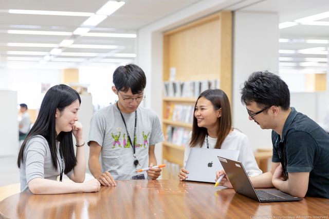 社内でのミーティング風景です！