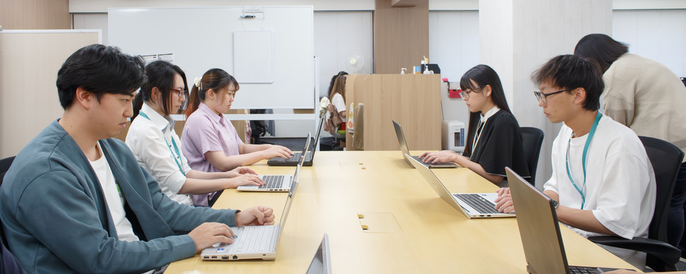 リサーチレポート作成スタッフ | 株式会社フォリウム