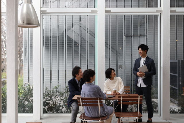 縦横斜めのコミュニケーションをとても大切にしています。