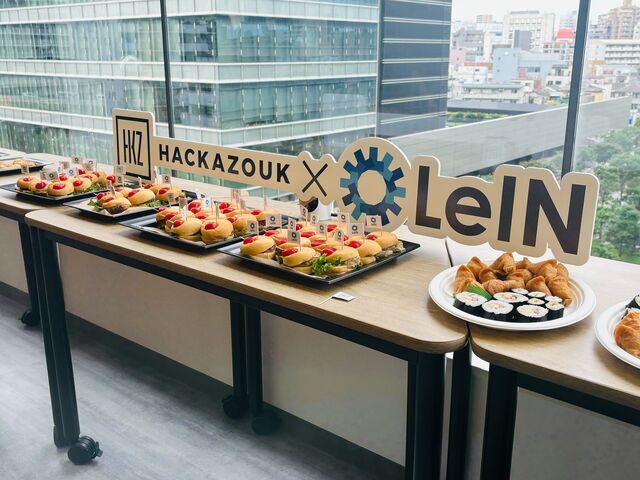 ケータリングを頼んでグループ交流会をしています