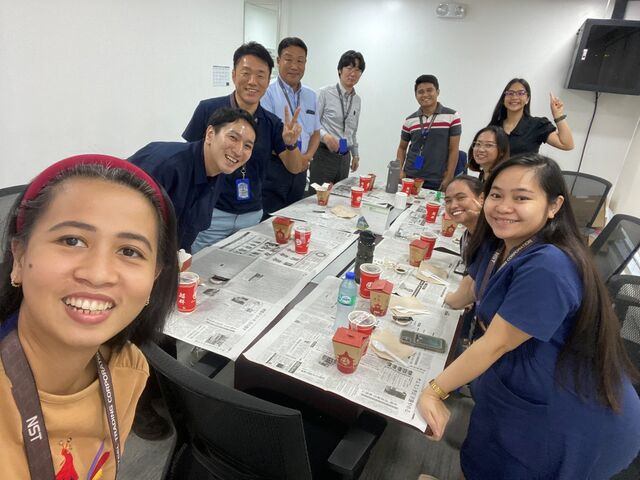 出張でフィリピンに行った際、現法スタッフと交流しました。