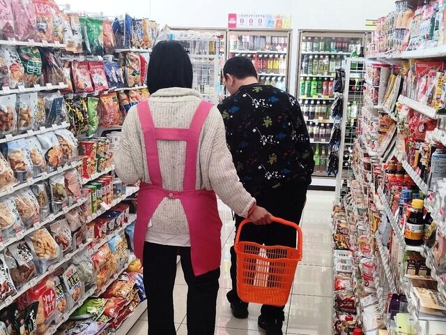 お客様と一緒にお買い物