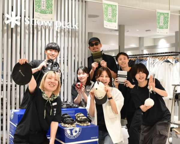 現在は5人のスタッフで運営しております！