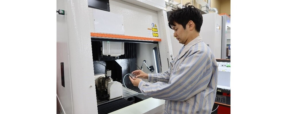 精密部品の加工技術開発 | キヤノン株式会社
