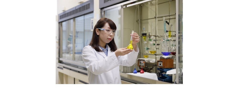 有機系新規機能材料の合成開発による最終製品の高付加価値化