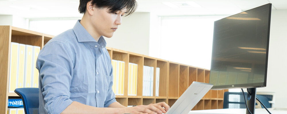 【第二新卒限定採用/研修充実】未経験DXコンサルタント/エンジニア | 株式会社リヴァンプ