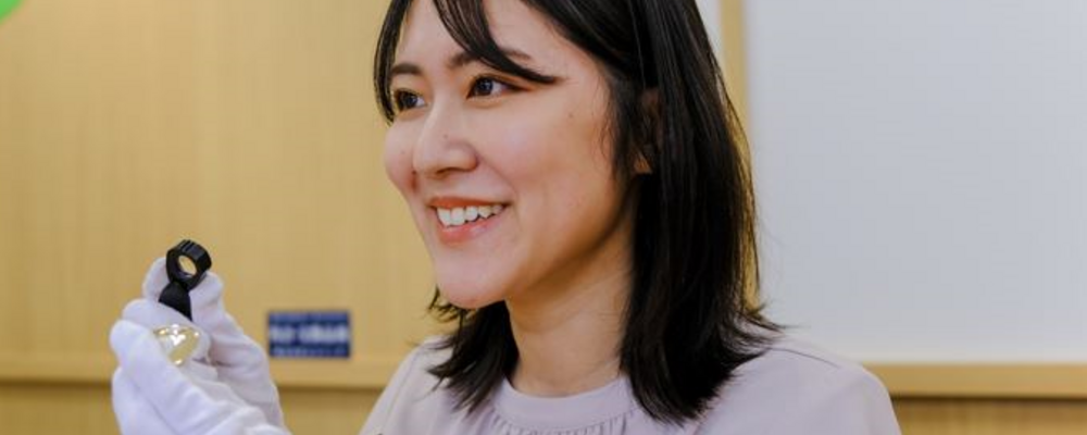 【未経験歓迎】毎日がブランド品の展示会！レア物や最新作に触れながら「プロの鑑定士」を目指す出品・査定スタッフ | 株式会社エコリング