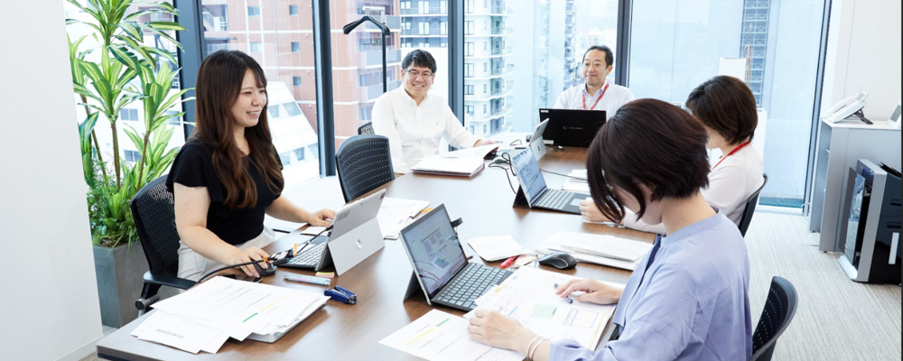 社内SE～DX推進／強固な経営基盤と主要顧客を持つ保険代理店 | ユニバーサル株式会社