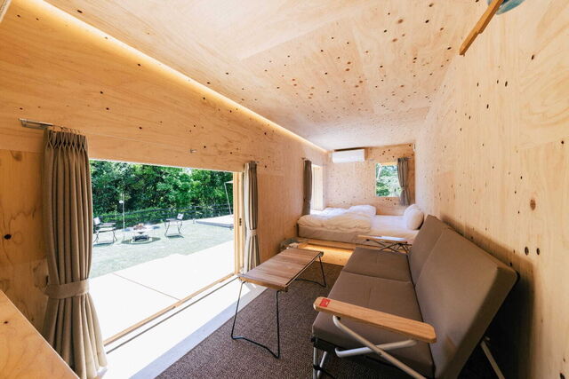 世界的建築家・隈研吾氏と共同開発したモバイルハウス「住箱-JYUBAKO-」を5棟設置