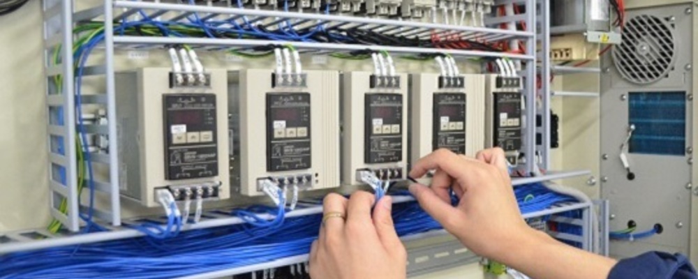 配電盤類の製造(高圧配電盤、低圧分電盤、制御盤)【愛知/福岡】 | 株式会社鈴鹿