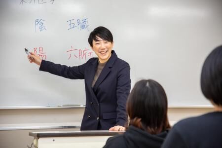 授業のひとコマ。専門分野の授業については、業界で活躍するプロ講師が担当します