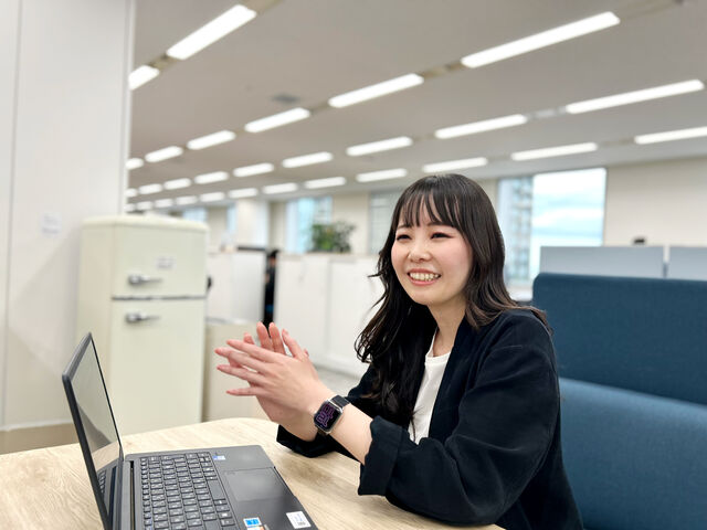 インタビュー時のFさん。とても明るくお話してくれました