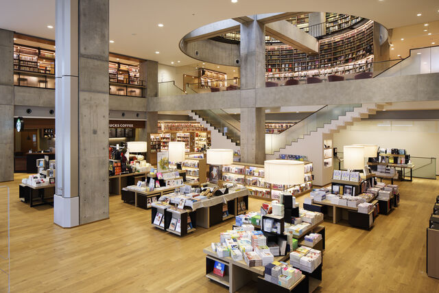 海老名市立中央図書館_エントランス