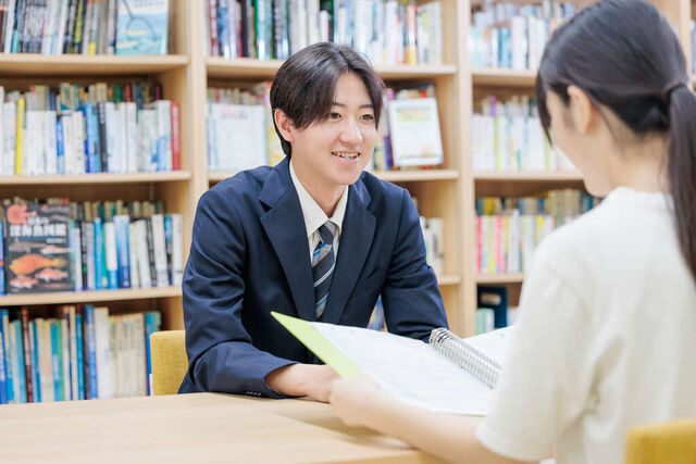 学生との面談。一人ひとりの思いや目標に寄り添いながら、日々コミュニケーションを大切にしています。
