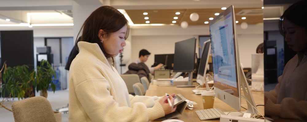 【大阪支社】心を動かし、行動を導くデザイナー｜第二新卒歓迎！裁量権の大きい環境で、圧倒的なスキルアップを目指す！ | 株式会社Roseau Pensant