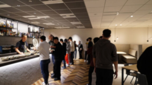 社内の懇親会の風景です