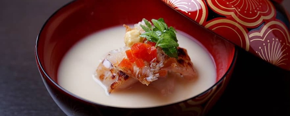 レストランサービススタッフ【ふふ 軽井沢 陽光の風・ふふ 旧軽井沢 静養の森／長野県】 | カトープレジャーグループ