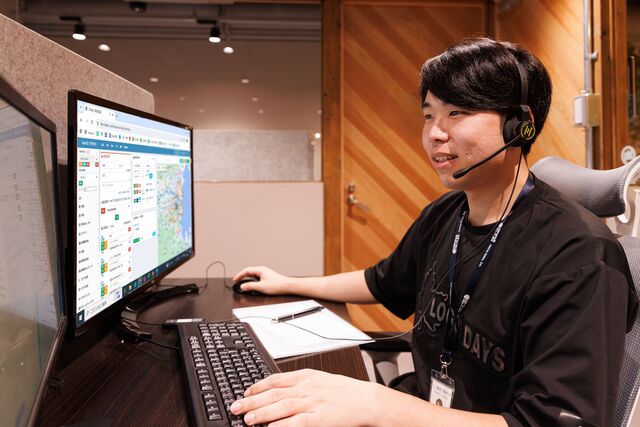 オペレーターの配車業務中の様子。