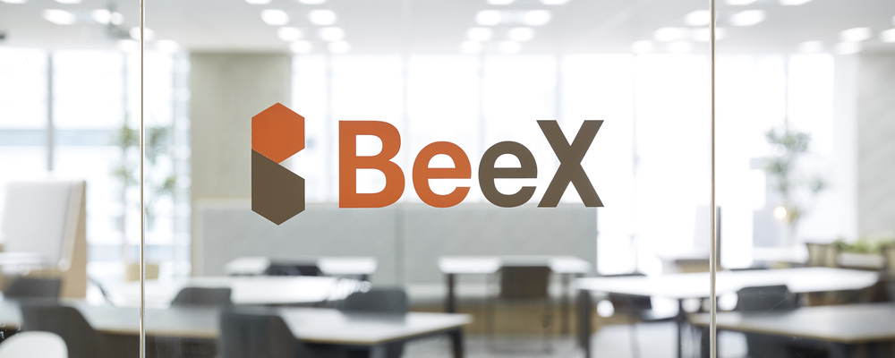 株式会社BeeX