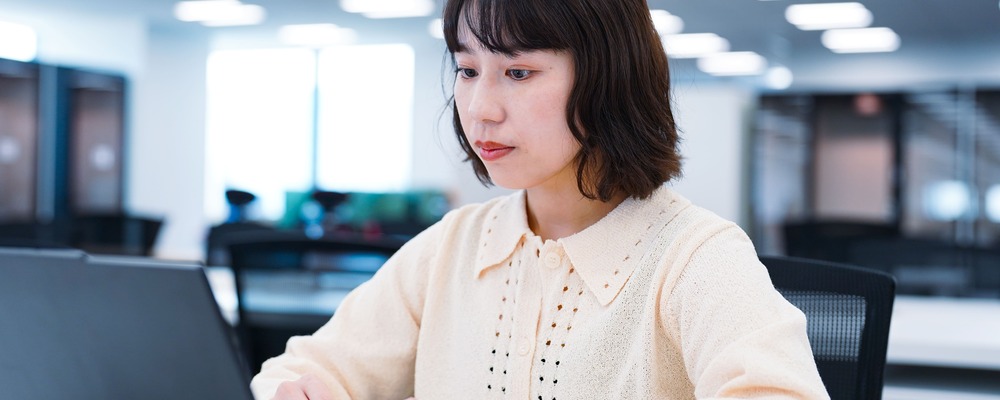 【情報システム担当】経験年数不問！創業5年で評価額1,000億円超／社員数400名超／最先端テクノロジーで日本の産業をアップデートする東大発AIスタートアップ | 燈株式会社