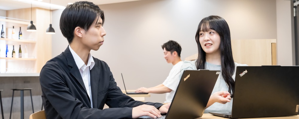 【事務 リーダー】業界未経験OK｜社会インフラ×事業成長｜業務改善や現場リードの経験を積み、事務機能全体の成果を担うマネージャーを目指せる／年収500～700万円 | 株式会社NEXT ONE