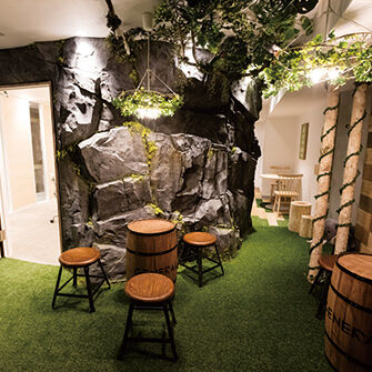 社員の共有スペースは、会話が自然と生まれる空間。