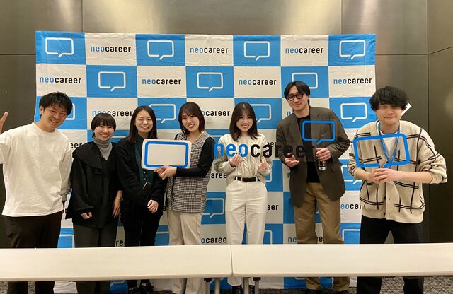 社員総会にて一部メンバーが集まった写真です♪