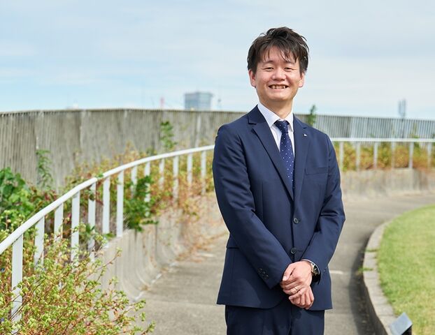 地域のモビリティから、 カーボンニュートラルへ。 歩いた後に道ができる。